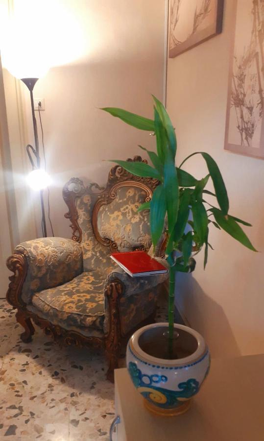 カターニア Bed And Books Isabella Bed & Breakfast エクステリア 写真