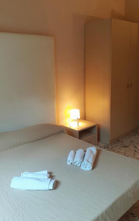 カターニア Bed And Books Isabella Bed & Breakfast エクステリア 写真