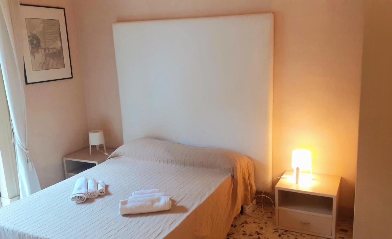 カターニア Bed And Books Isabella Bed & Breakfast エクステリア 写真