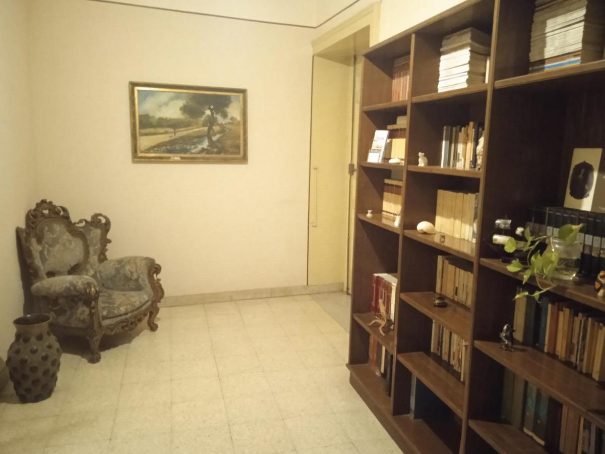 カターニア Bed And Books Isabella Bed & Breakfast エクステリア 写真