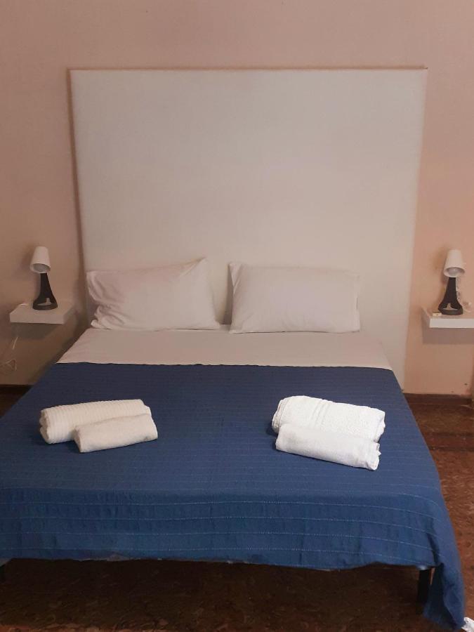 カターニア Bed And Books Isabella Bed & Breakfast エクステリア 写真