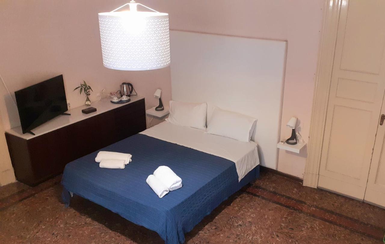 カターニア Bed And Books Isabella Bed & Breakfast エクステリア 写真